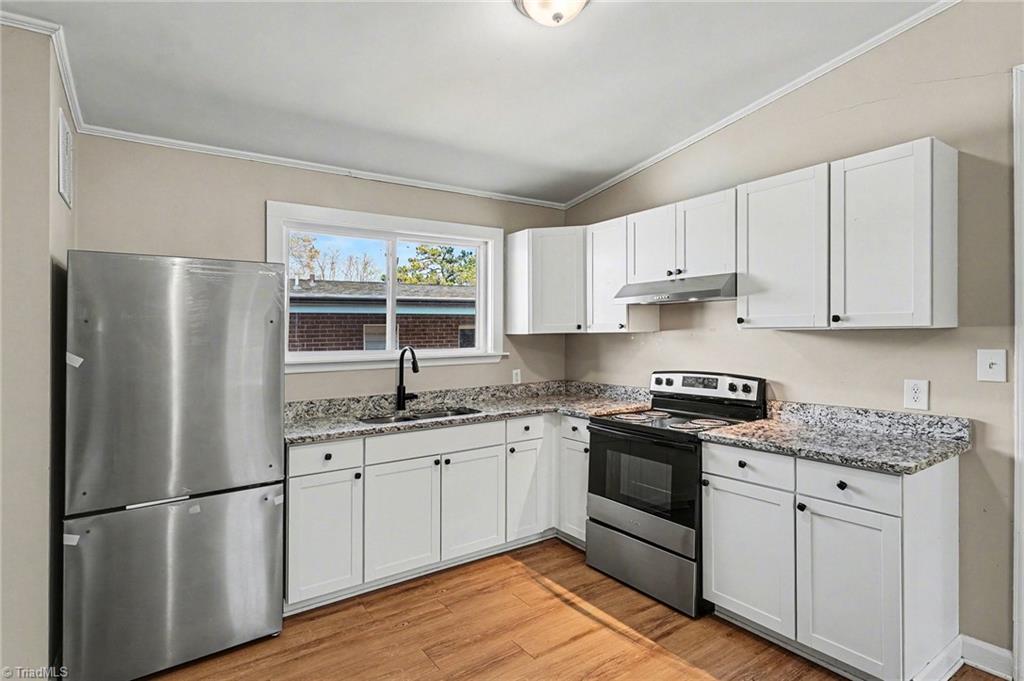511 Saunders Place # A Property Photo 4