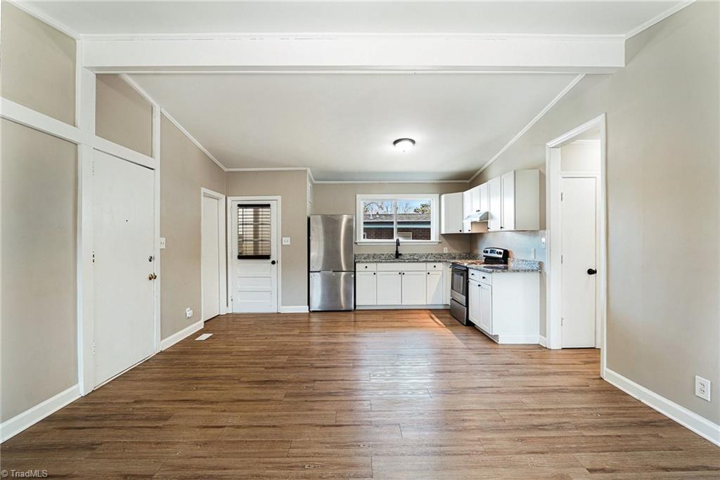 511 Saunders Place # A Property Photo 6