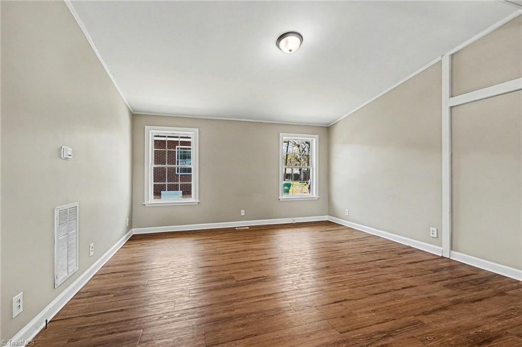 511 Saunders Place # A Property Photo 9