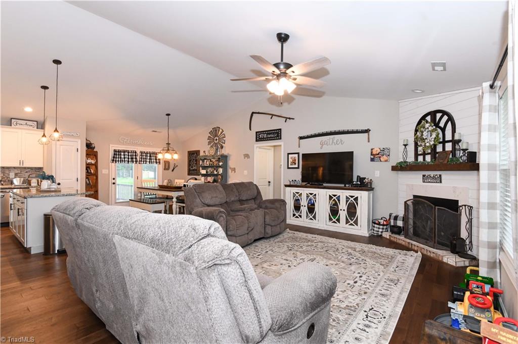 285 Washburn Road Property Photo 4