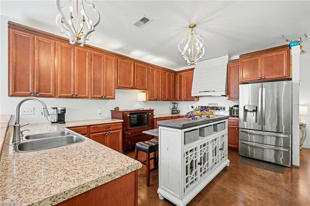 5409 Dobson Road Property Photo 8