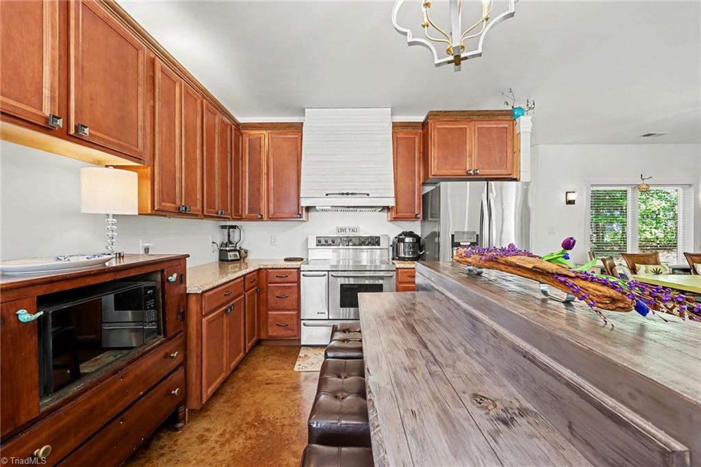 5409 Dobson Road Property Photo 11