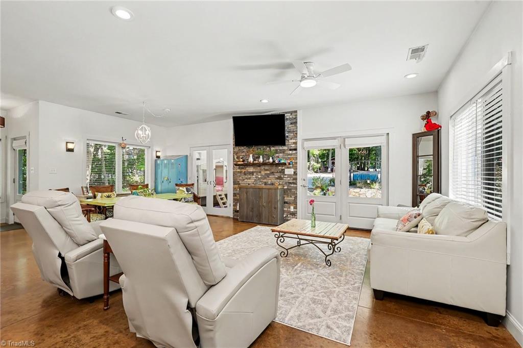 5409 Dobson Road Property Photo 13