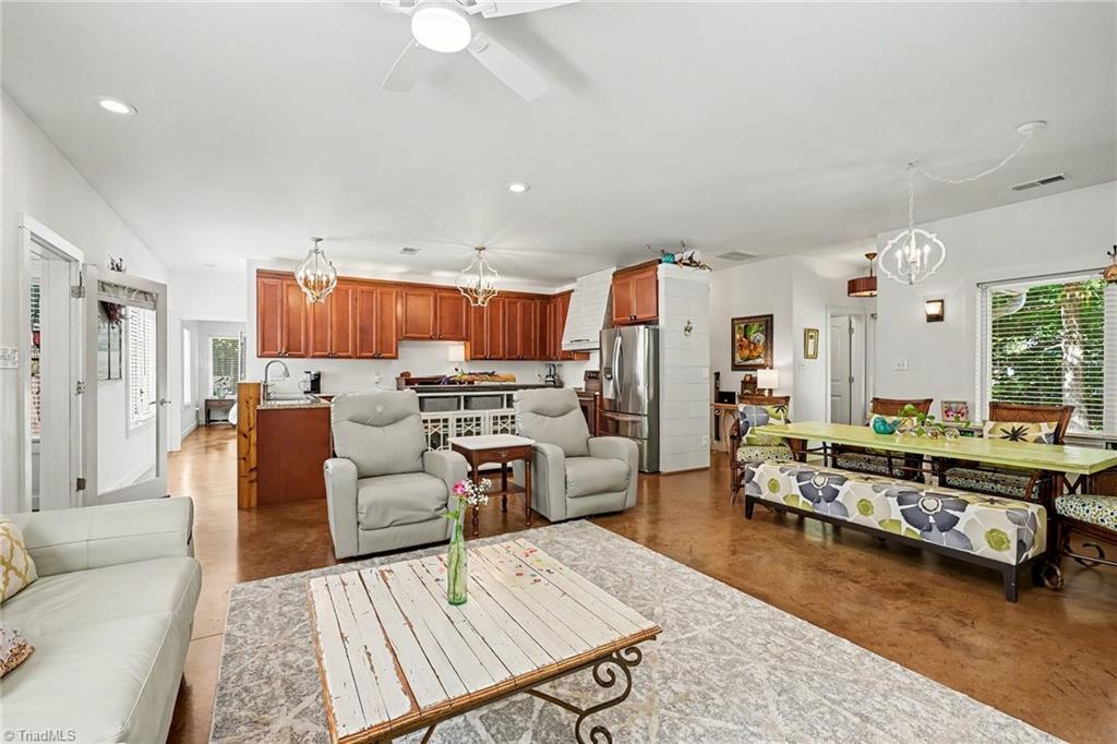 5409 Dobson Road Property Photo 14