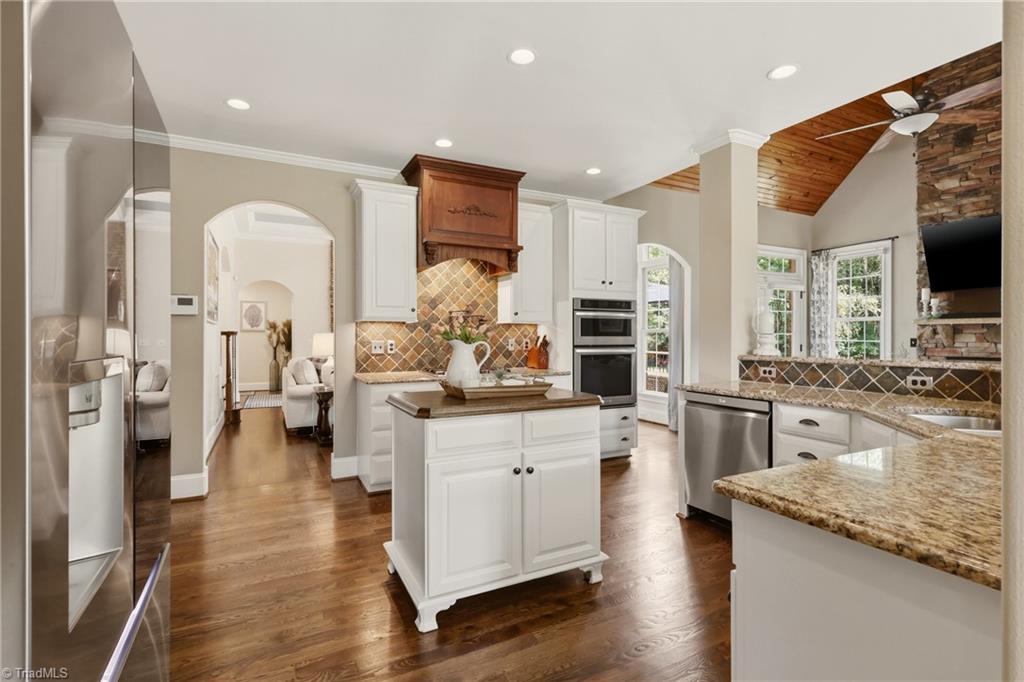 8125 Riesling Drive Property Photo 13