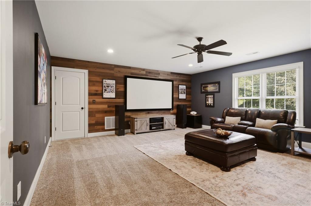 8125 Riesling Drive Property Photo 32