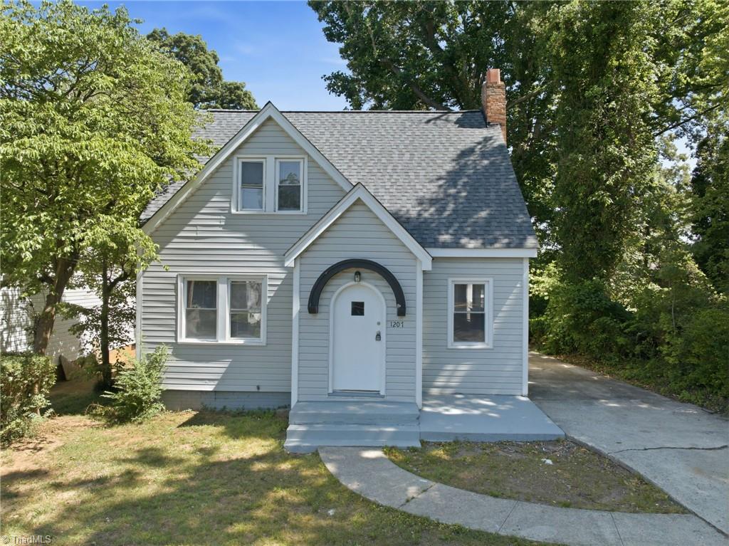 1207 Day Place Property Photo 1