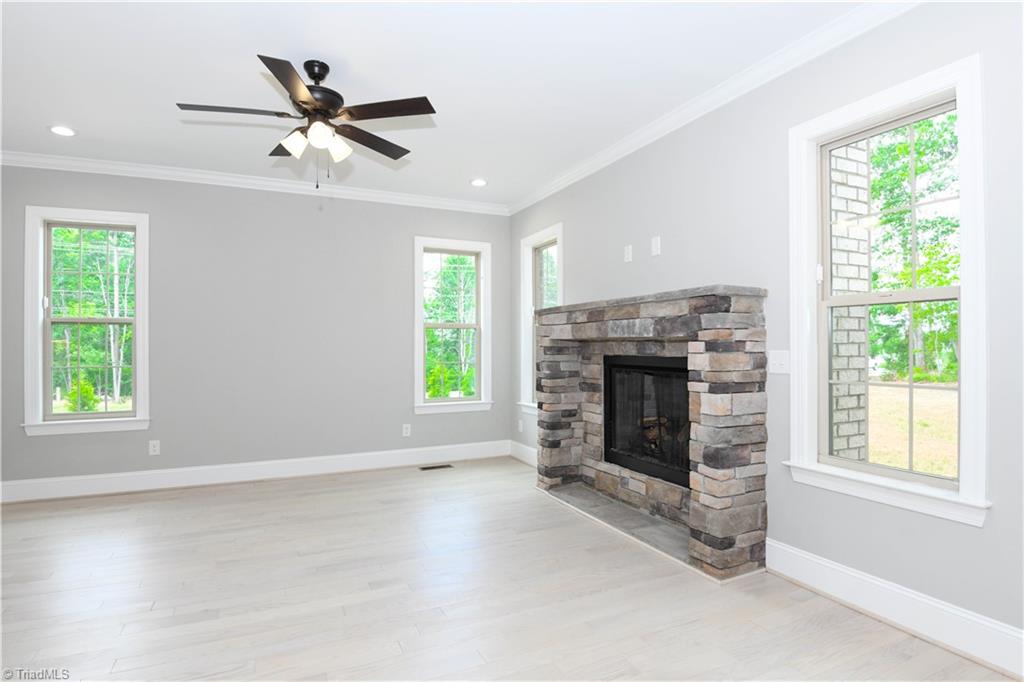 5483 Meadowlark Court Property Photo 8