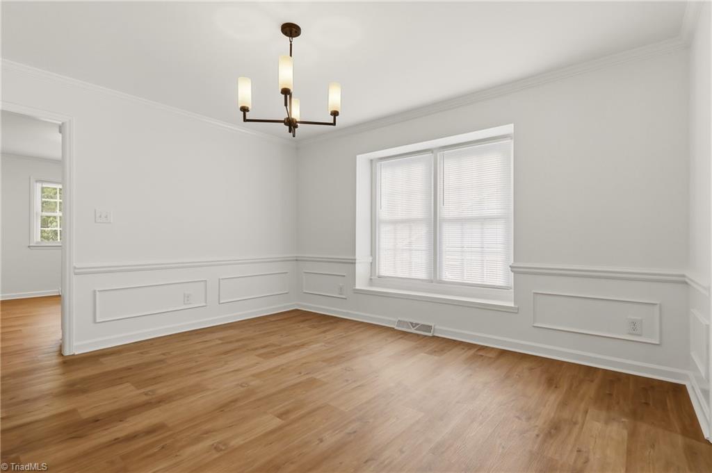 4518 Oak Hollow Drive Property Photo 8