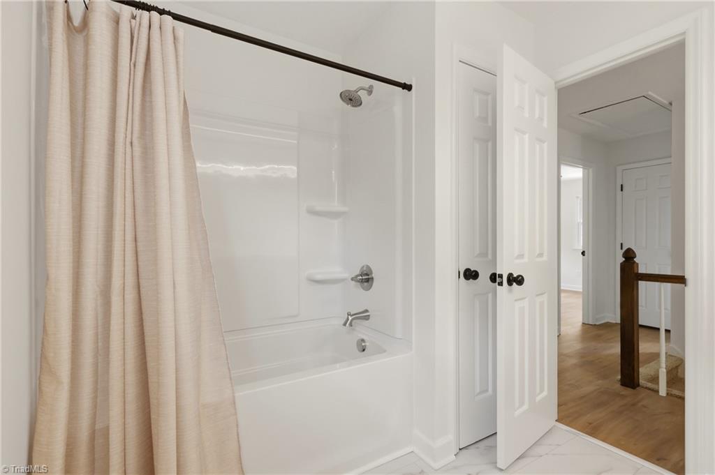 4518 Oak Hollow Drive Property Photo 23