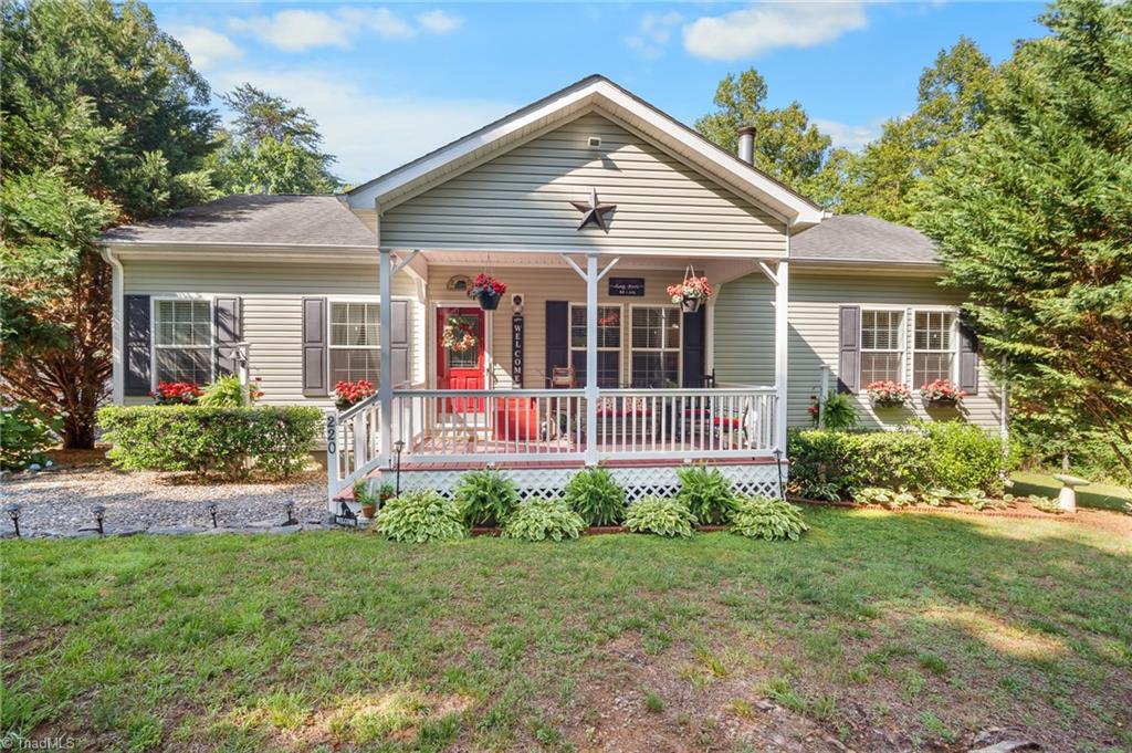 220 Echo Hollar Road Property Photo 1