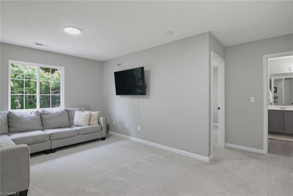 913 Topsail Drive Property Photo 22