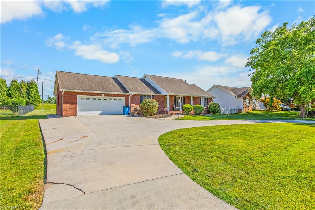 128 Meadowview Road Property Photo 1