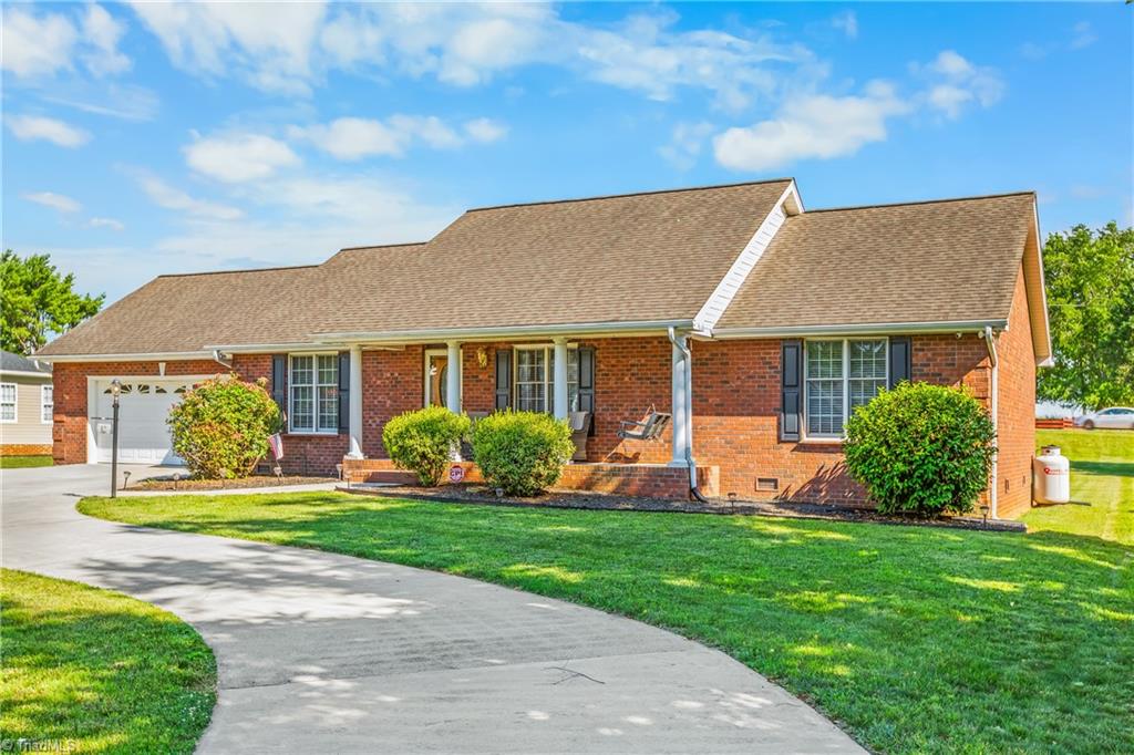 128 Meadowview Road Property Photo 3