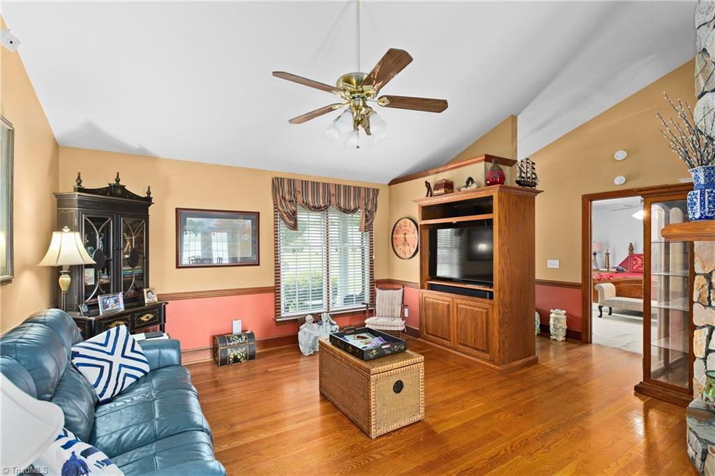 128 Meadowview Road Property Photo 6