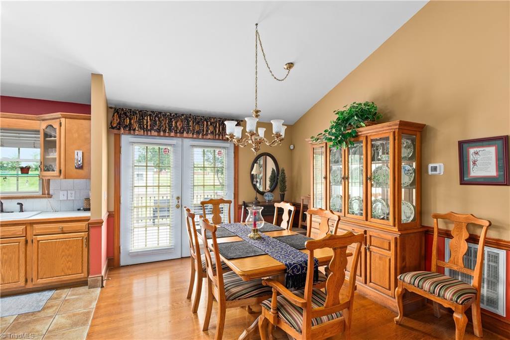 128 Meadowview Road Property Photo 10