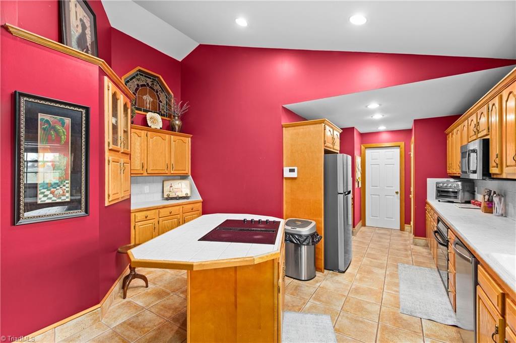 128 Meadowview Road Property Photo 14