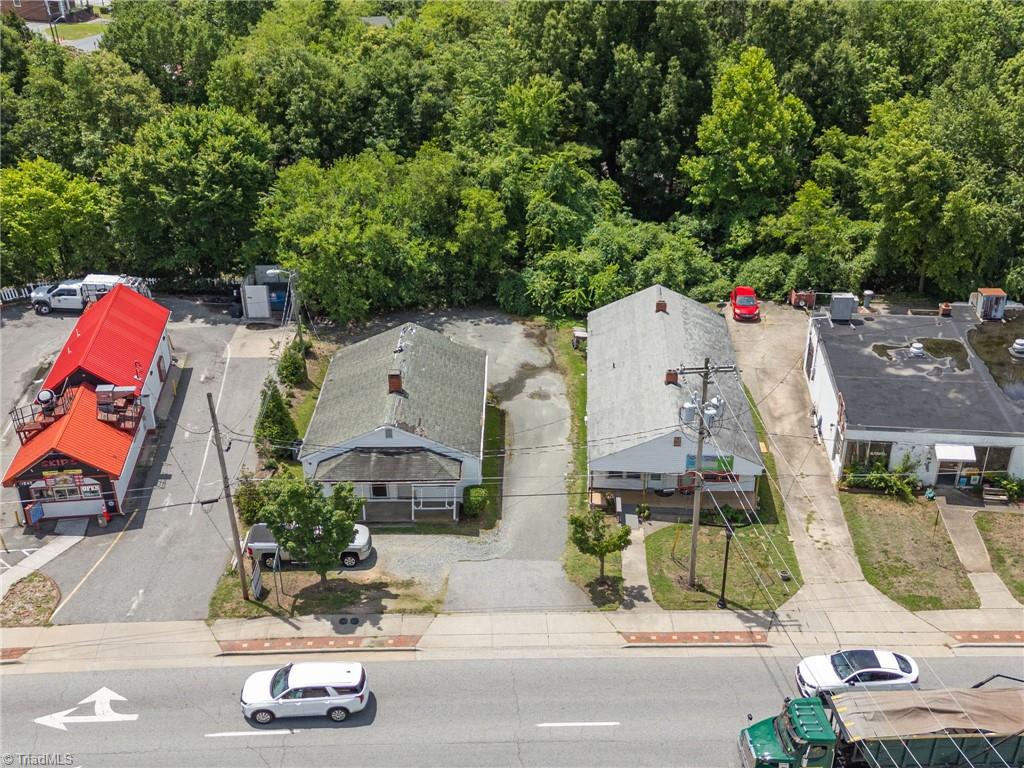 1938 E Market Street Property Photo 4