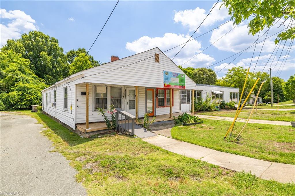 1934 E Market Street Property Photo 3