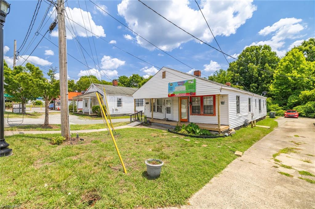 1934 E Market Street Property Photo 5