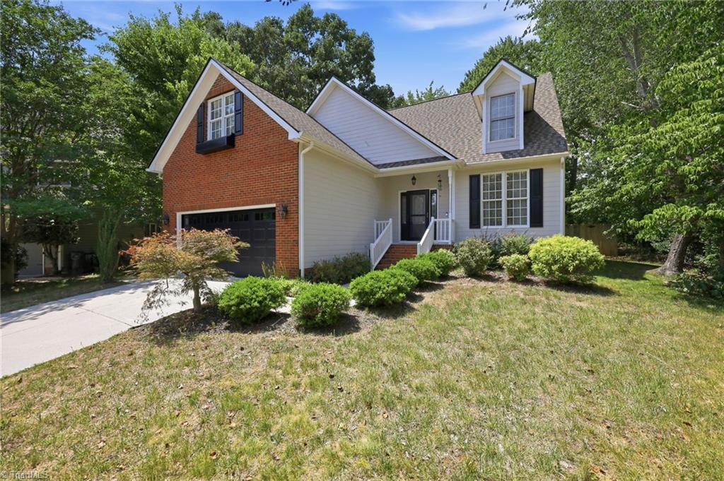 425 Turnberry Drive Property Photo 1