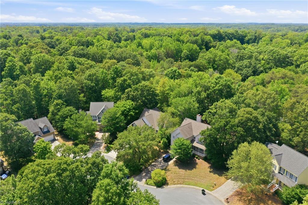 425 Turnberry Drive Property Photo 4