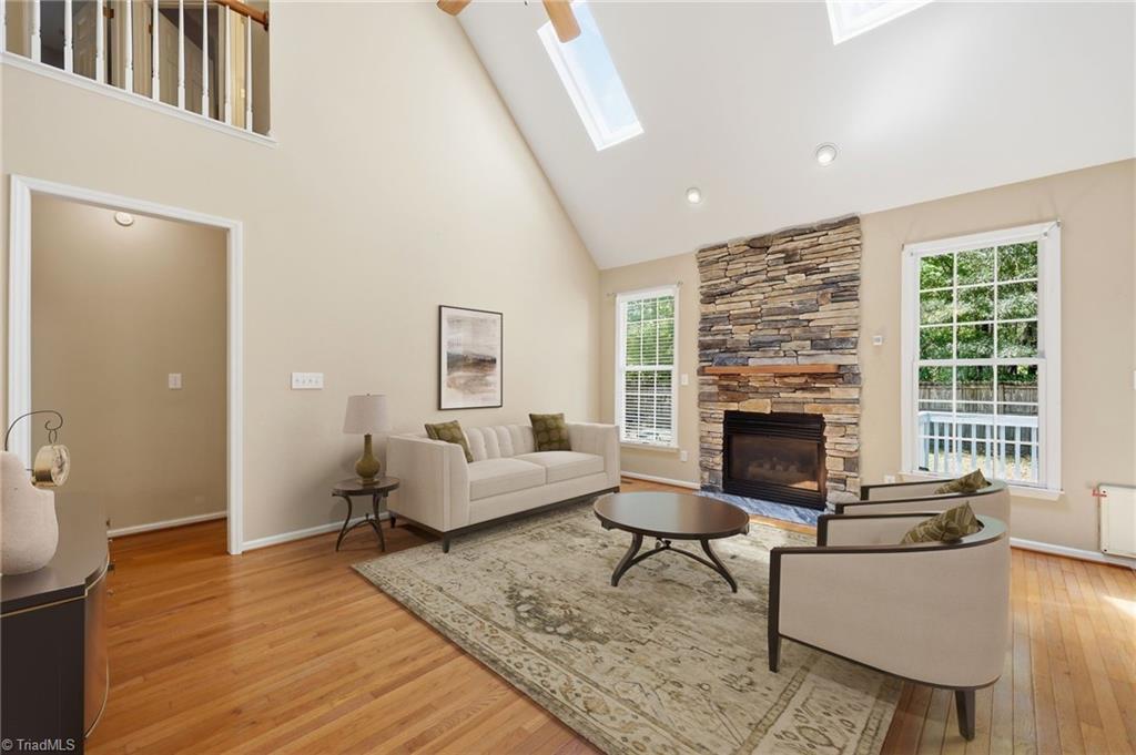 425 Turnberry Drive Property Photo 6