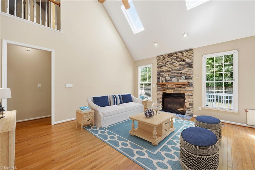 425 Turnberry Drive Property Photo 8