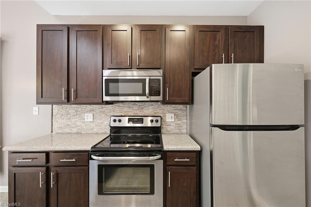 425 Turnberry Drive Property Photo 13