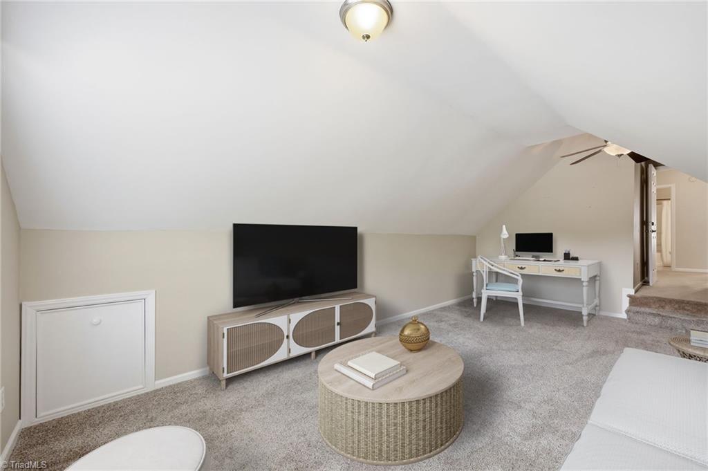 425 Turnberry Drive Property Photo 28
