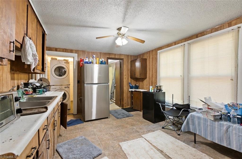 3702 Hudson Street Property Photo 3
