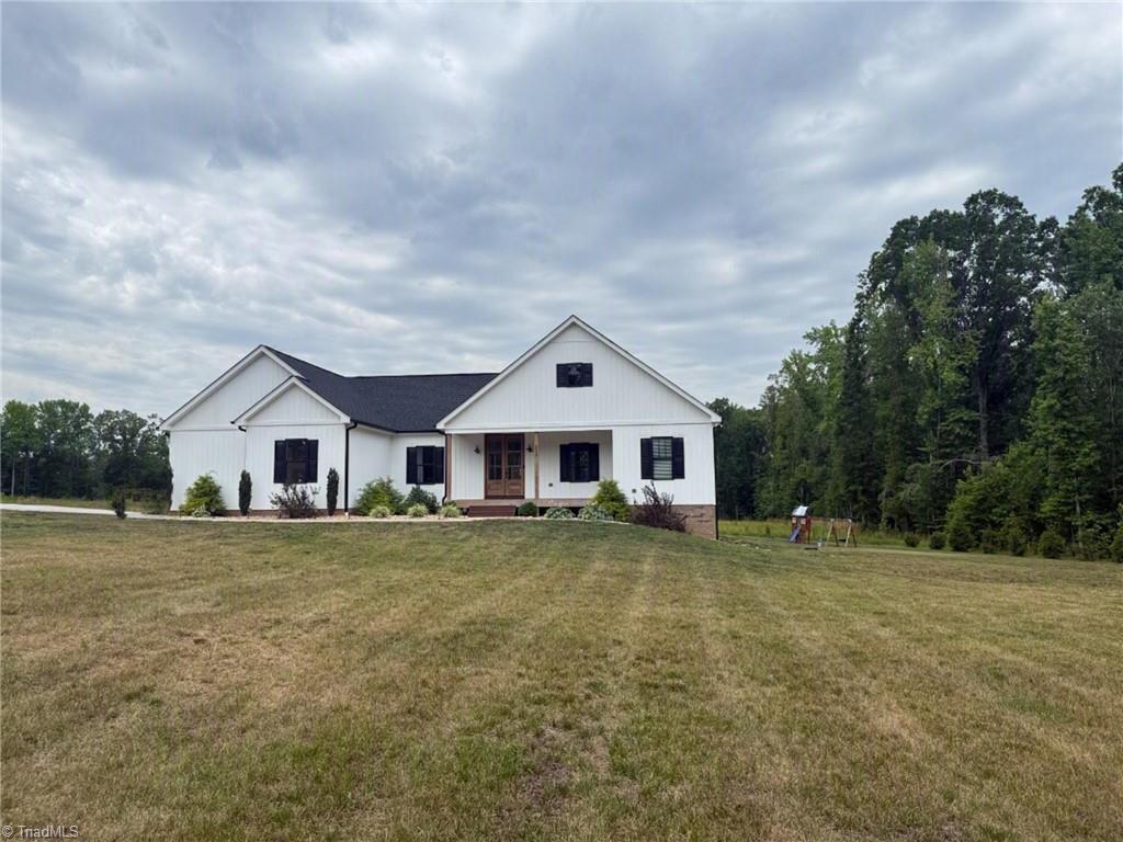 2498 Settle Bridge Road Property Photo 1