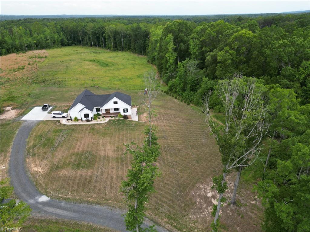 2498 Settle Bridge Road Property Photo 1