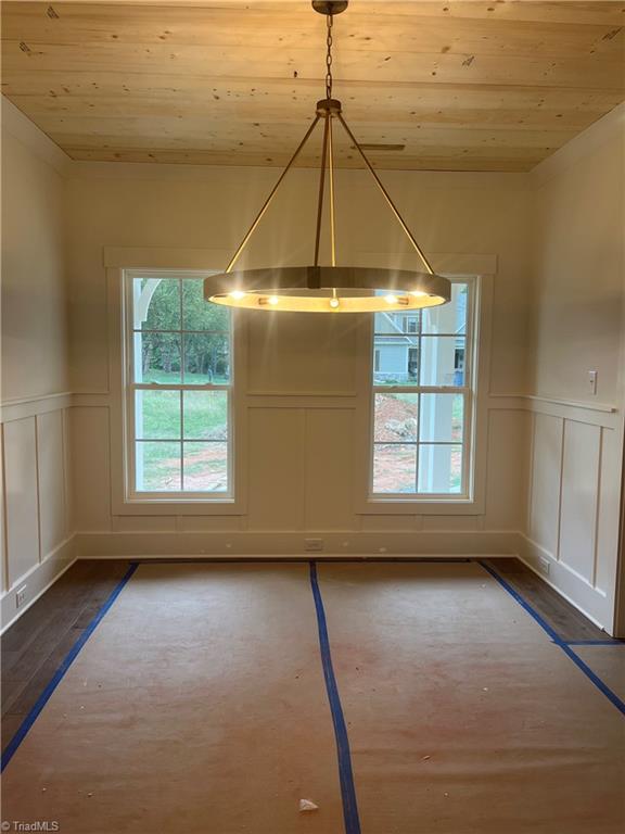 1870 Woodstock Road Property Photo 3
