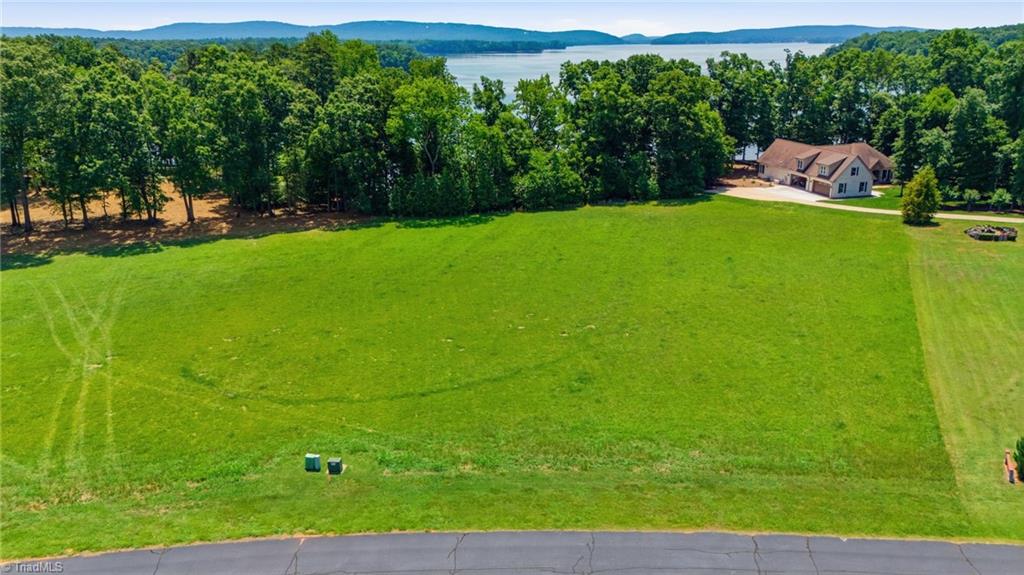 206 Kendricks Cove Property Photo 5