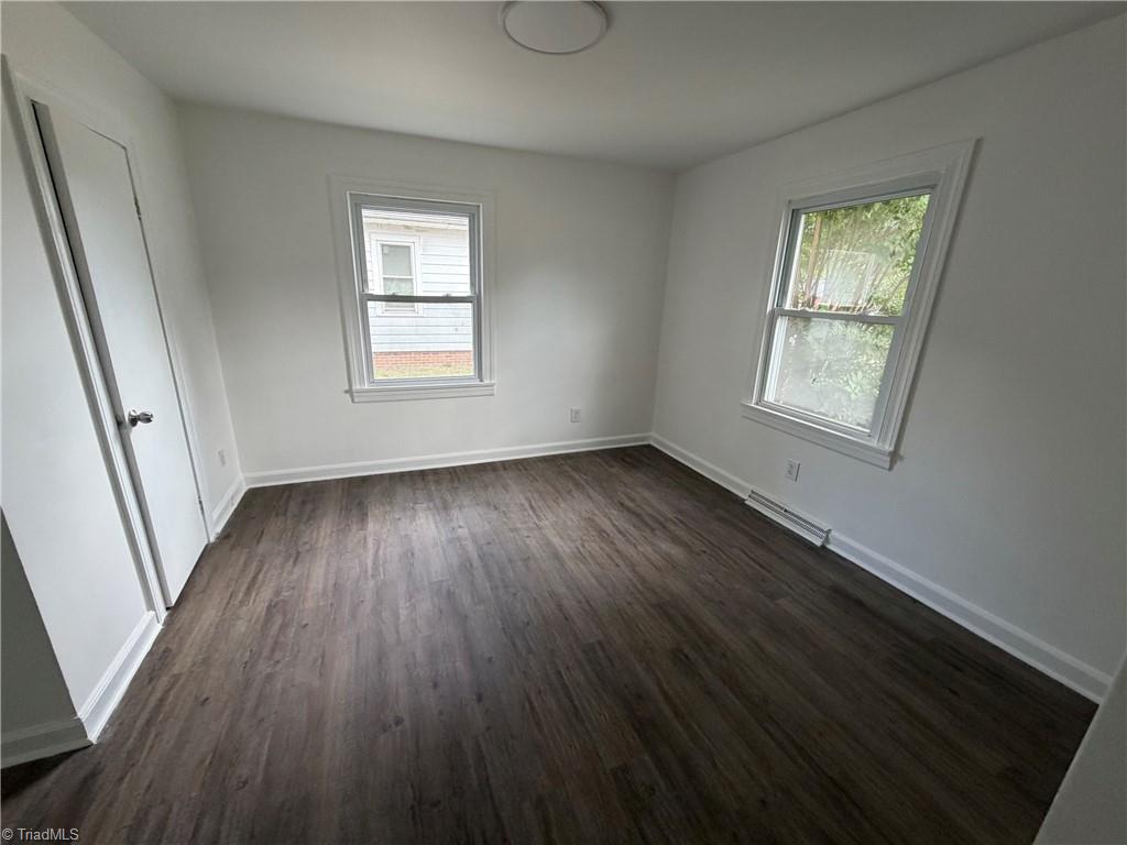 992 Main Street Property Photo 7