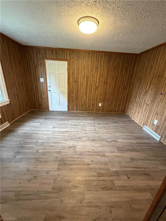992 Main Street Property Photo 15