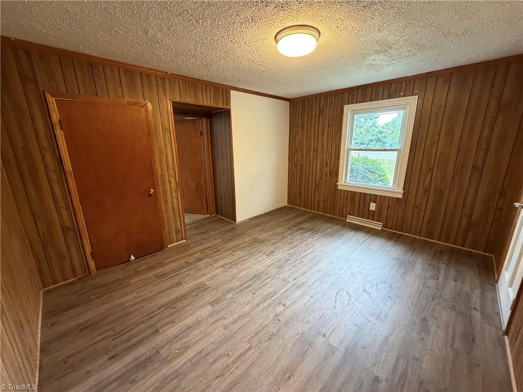992 Main Street Property Photo 16