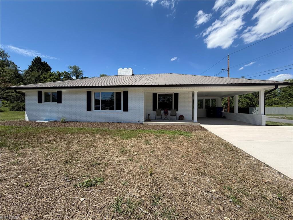 1354 Forrest Drive Property Photo 1