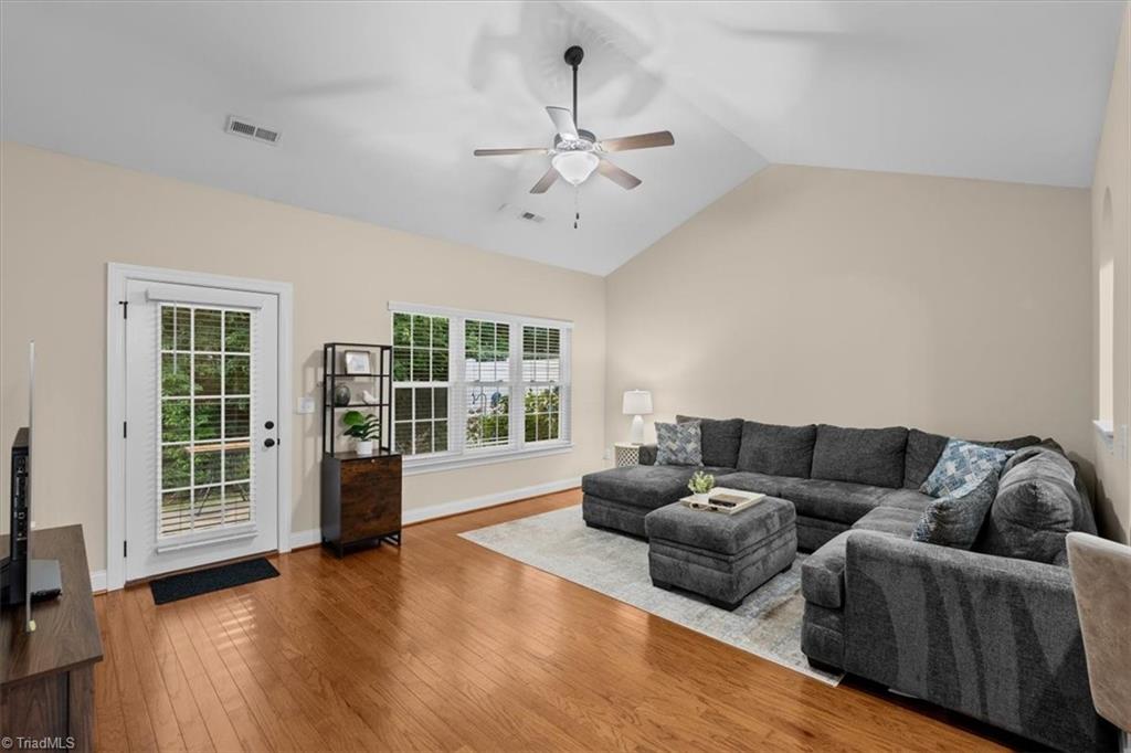 125 Chestnut Bend Drive Property Photo 8