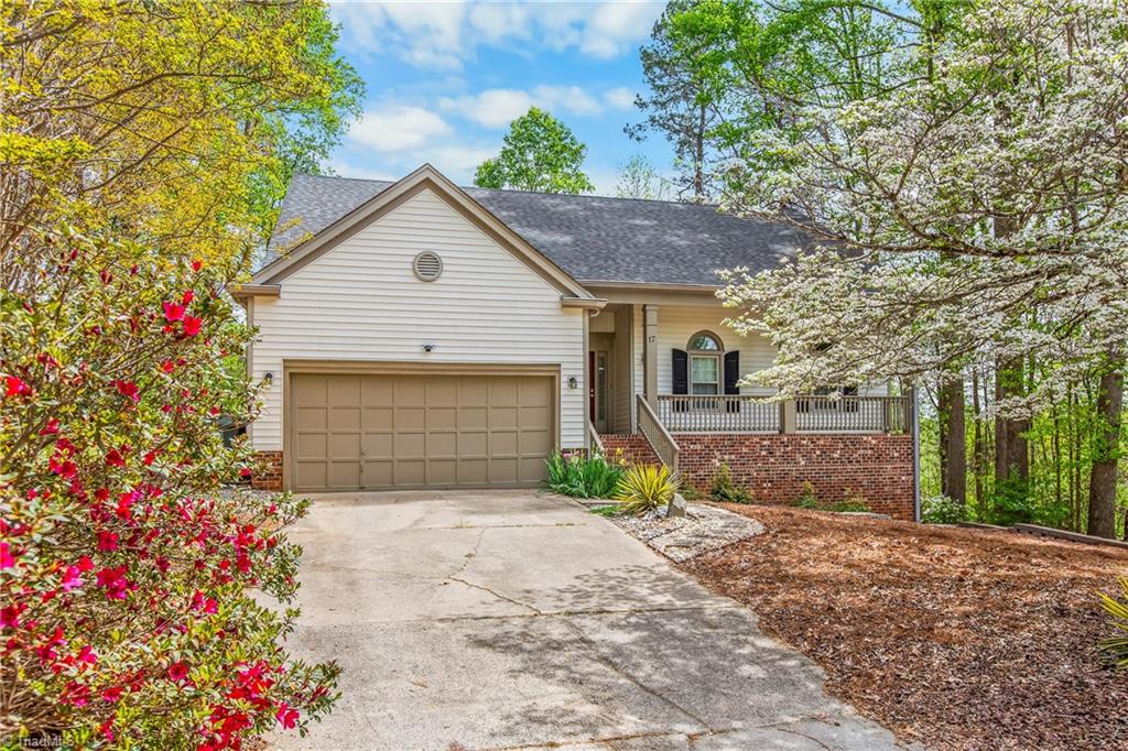 17 Spring Oak Court Property Photo 1