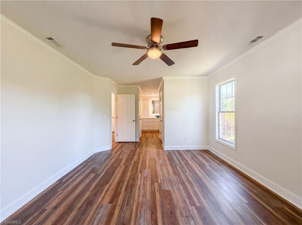 105 Jefferson Forest Court Property Photo 4