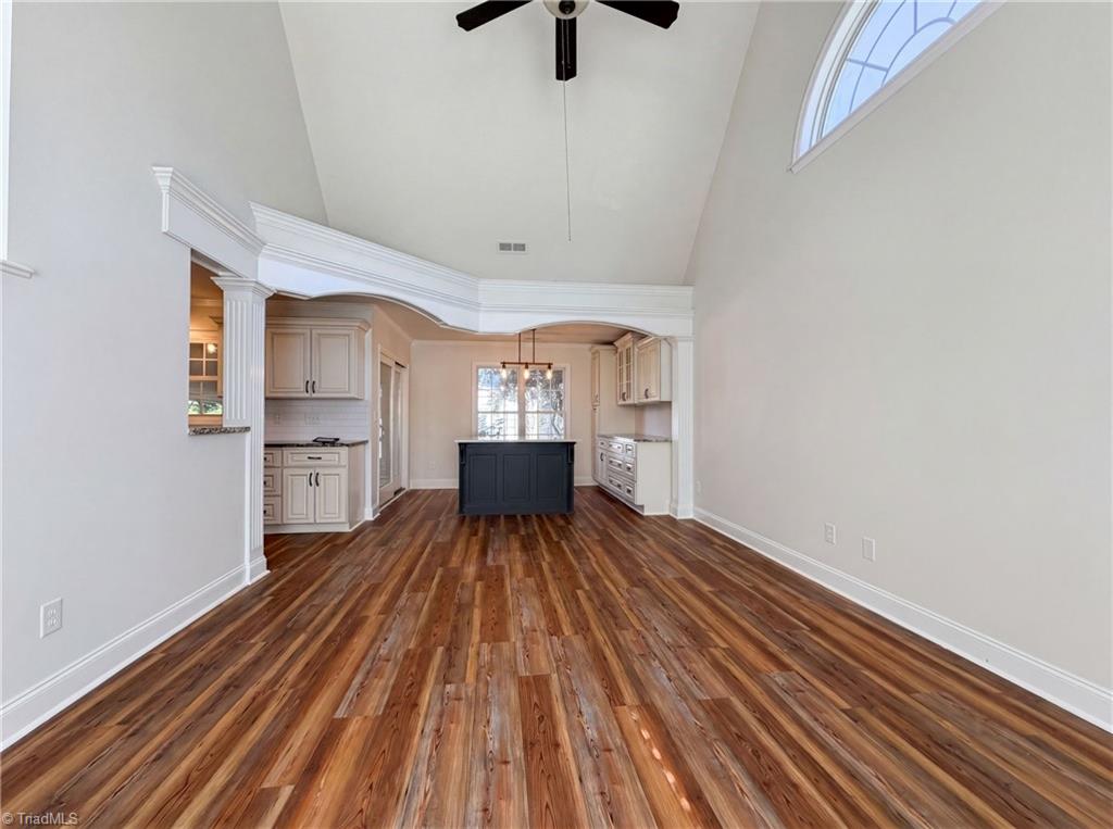 105 Jefferson Forest Court Property Photo 8