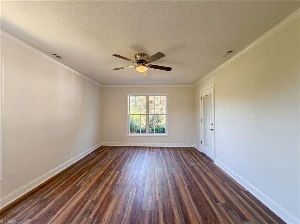 105 Jefferson Forest Court Property Photo 9
