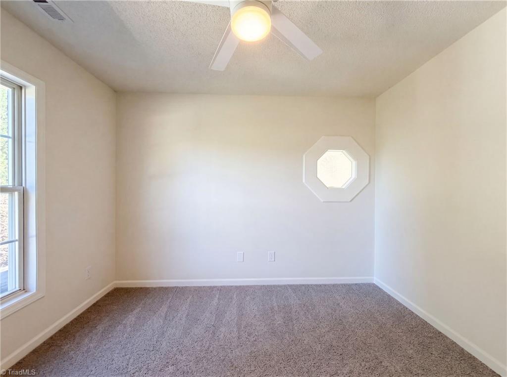 105 Jefferson Forest Court Property Photo 11