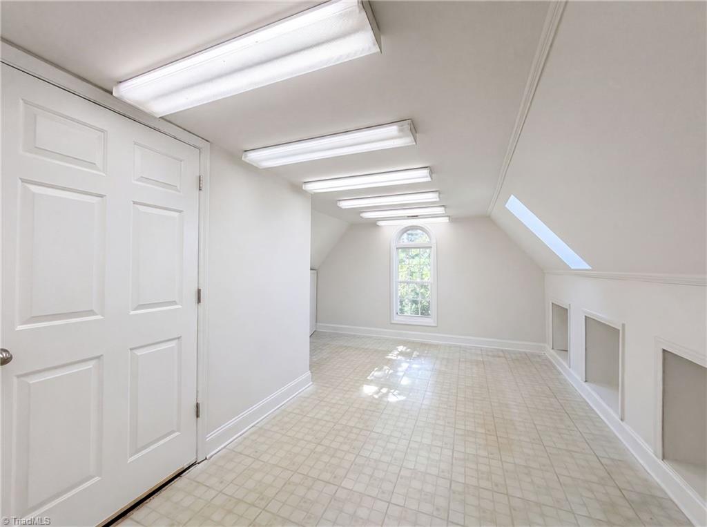 105 Jefferson Forest Court Property Photo 16