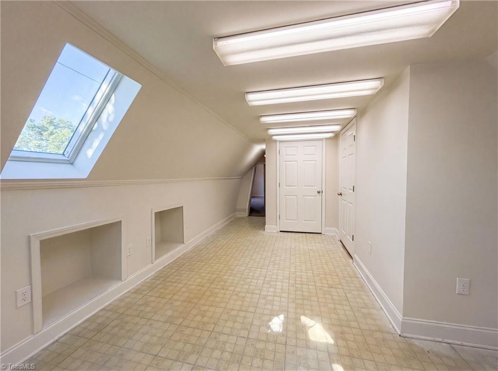 105 Jefferson Forest Court Property Photo 17
