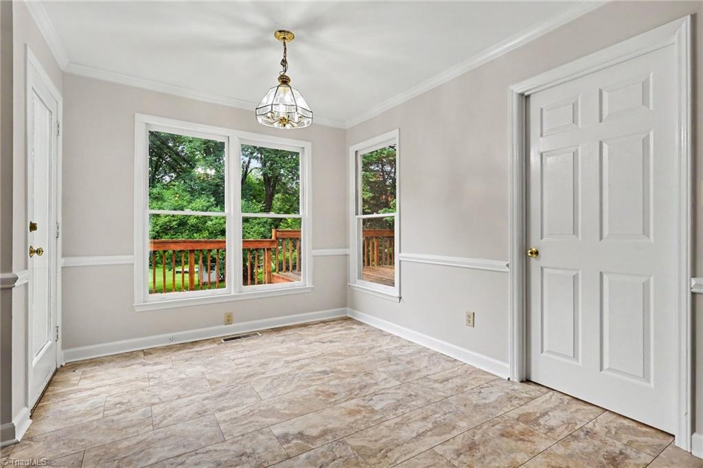 7060 Bridgewood Road Property Photo 11