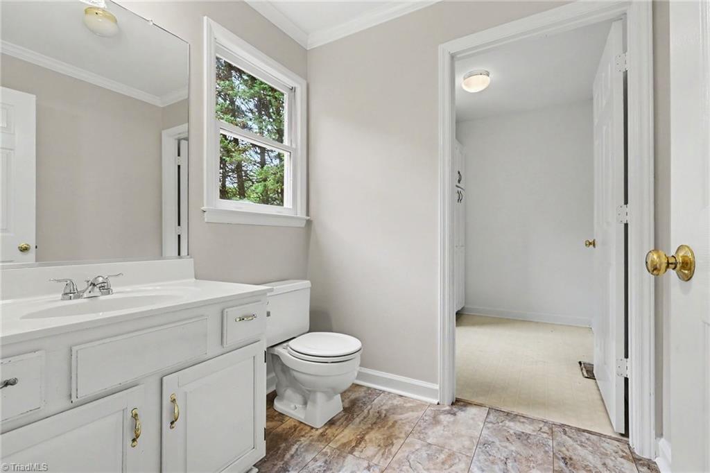 7060 Bridgewood Road Property Photo 23