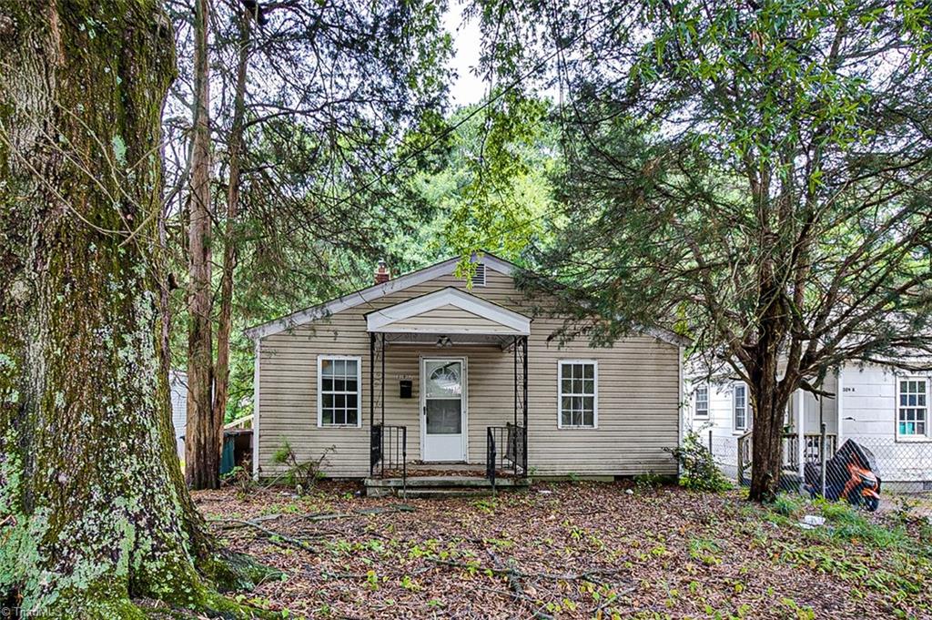 307 Winston Street Property Photo 3